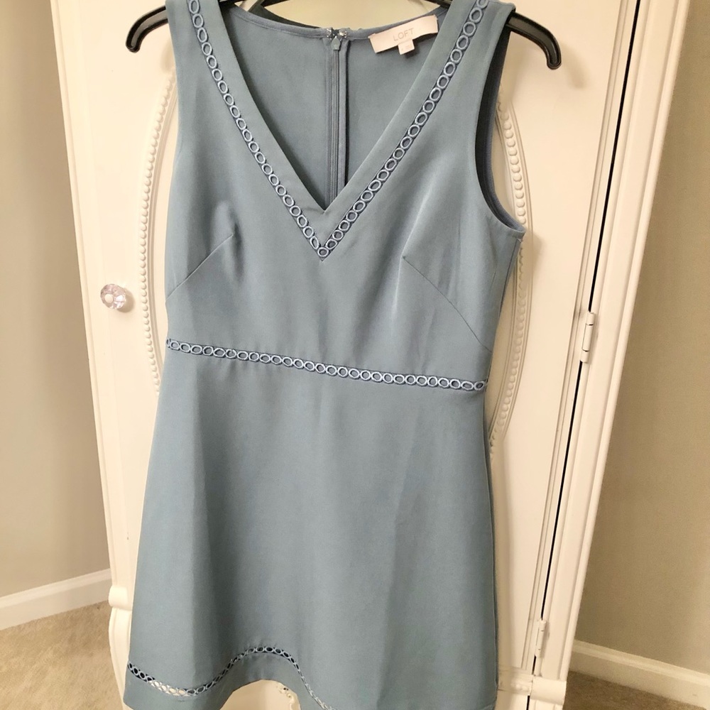 Loft blue v neck dress - Picture 5 of 16